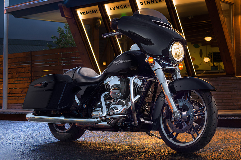 2016 Harley-Davidson FLHXI Base at Twisted Cycles