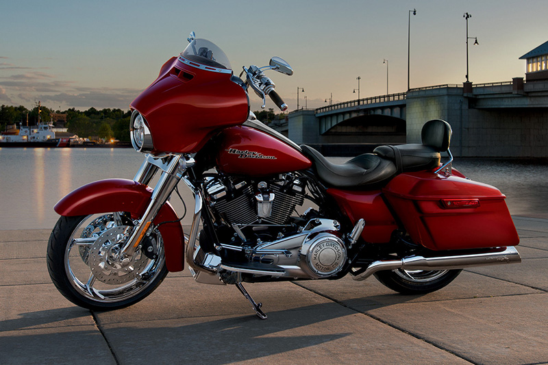 2018 Harley Davidson Street Glide® Base Destination