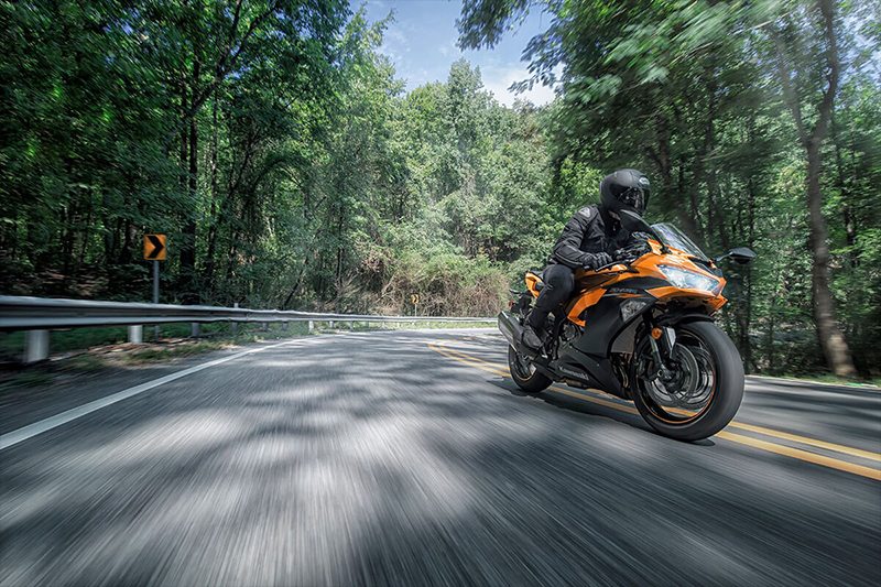 2020 Kawasaki Ninja® ZX™-6R Base at Thornton's Motorcycle - Versailles, IN
