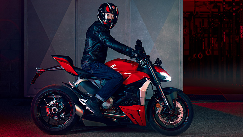 2022 Ducati Streetfighter V2 at Eurosport Cycle