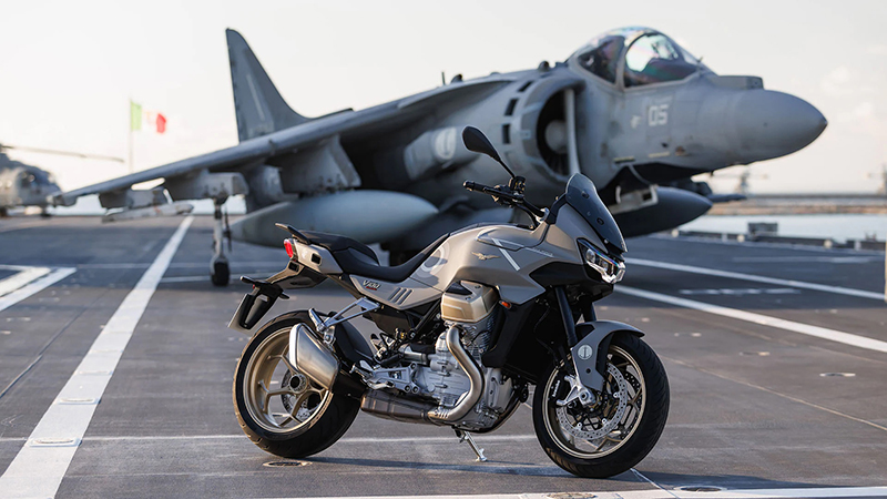 2023 Moto Guzzi V100 Mandello Aviazione Navale at Sloans Motorcycle ATV, Murfreesboro, TN, 37129
