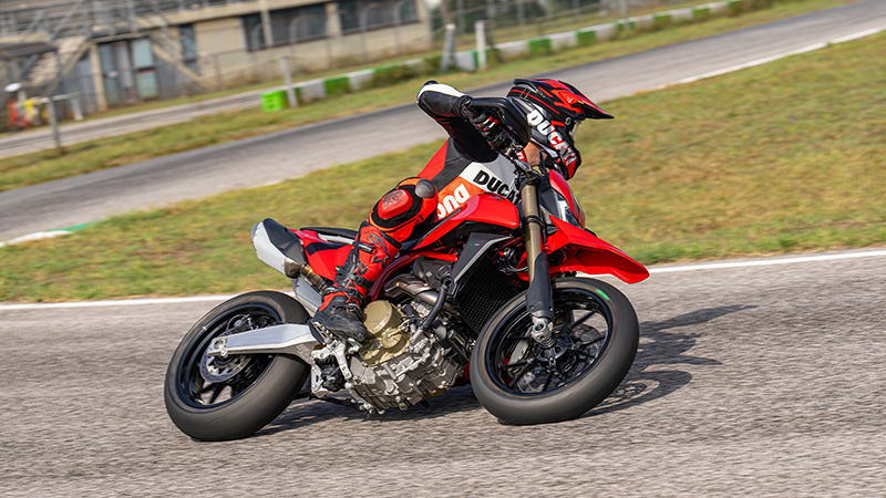 2024 Ducati Hypermotard 698 Mono RVE at Lynnwood Motoplex, Lynnwood, WA 98037