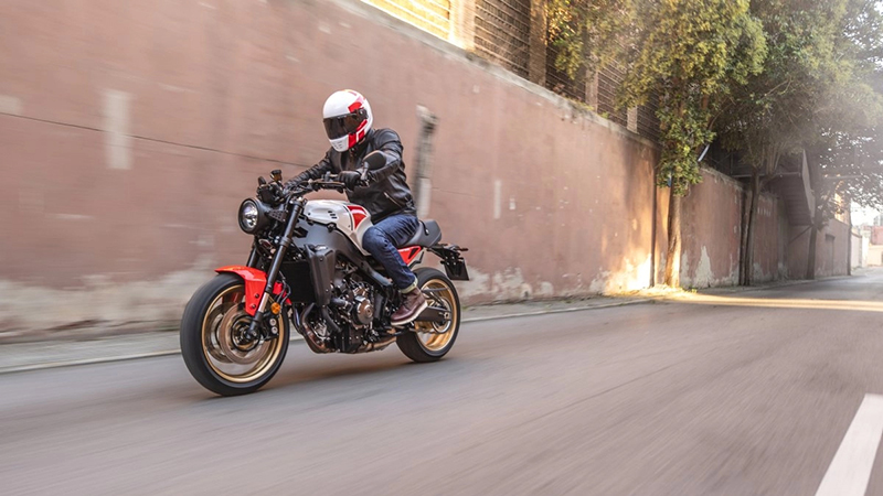 2024 Yamaha XSR 900 at Martin Moto