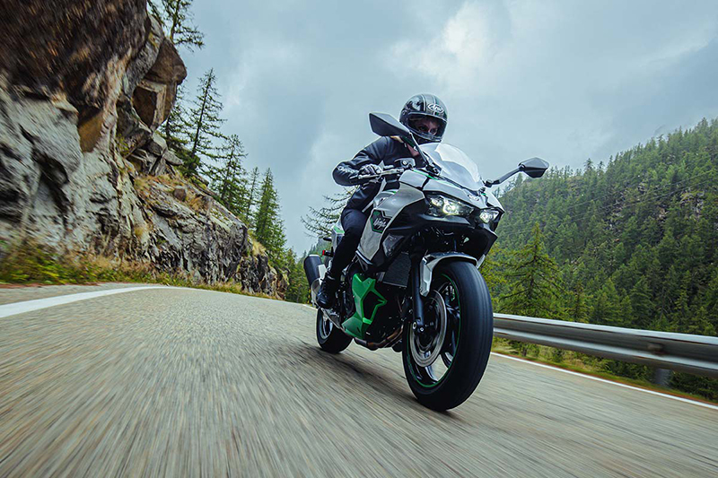 2024 Kawasaki Ninja® 7 Hybrid ABS at ATVs and More