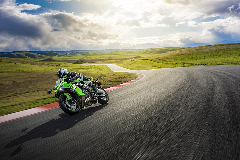 2025 Kawasaki Ninja® ZX™-6R KRT Edition at Interlakes Sport Center