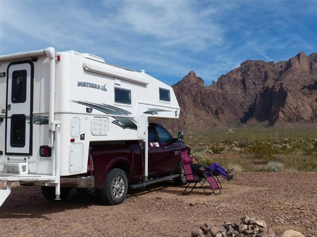 2020 Northern Lite Special Edition 8-11EXSEDB Face-To-Face Dinette at Prosser's Premium RV Outlet