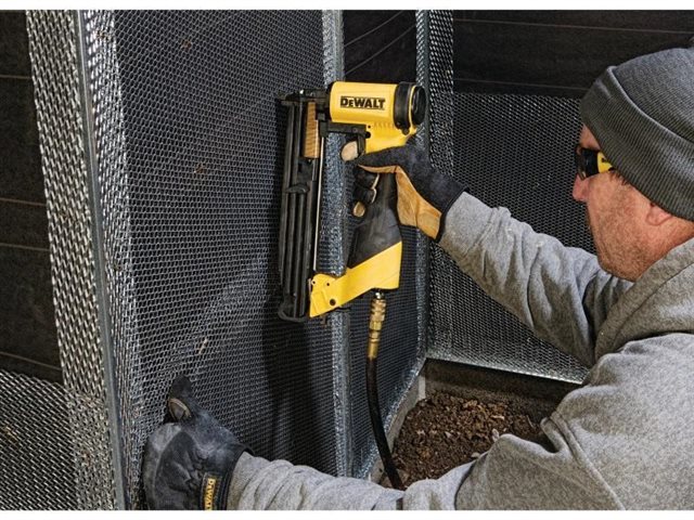 2022 DeWalt Air Staplers DW450S2 at McKinney Outdoor Superstore