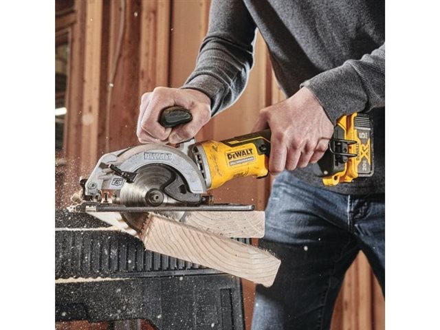 2022 DeWalt Circular Saws DCS571B at McKinney Outdoor Superstore