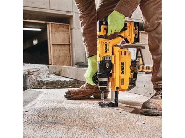 2022 DeWalt Dust Extractor DWH205DH at McKinney Outdoor Superstore