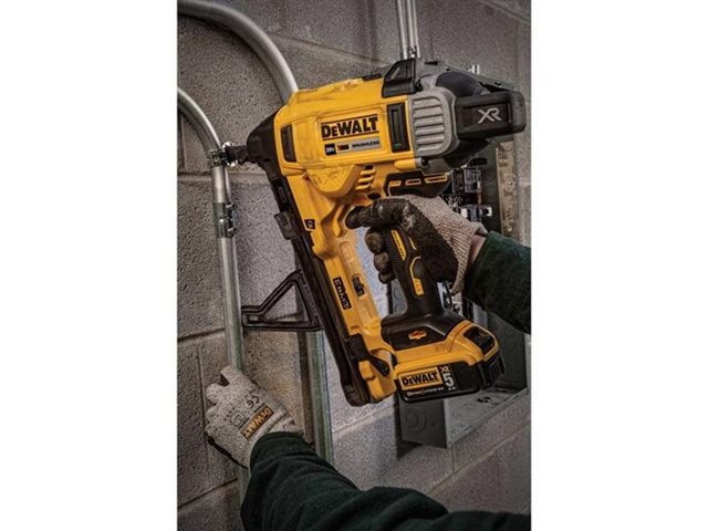 2022 DeWalt Finish & Brad Nailers DCN891P2 at McKinney Outdoor Superstore