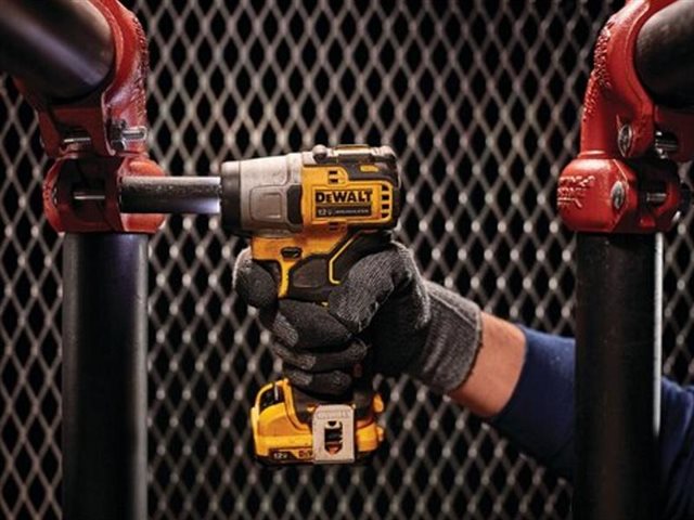 2022 DeWalt Impact Wrenches DCF902F2 at McKinney Outdoor Superstore