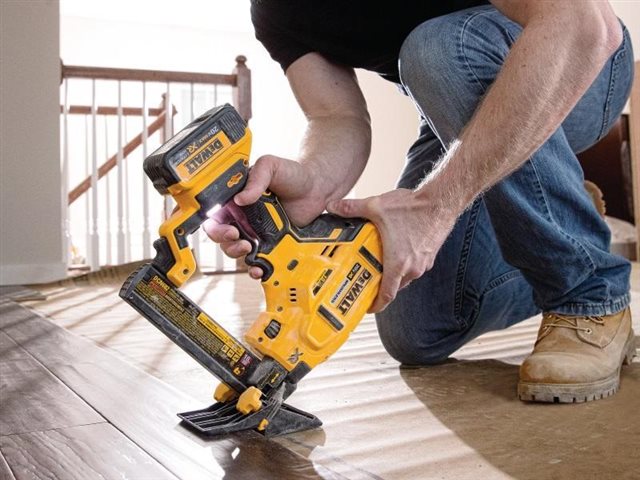 2022 DeWalt Staplers DCN682M1 at McKinney Outdoor Superstore