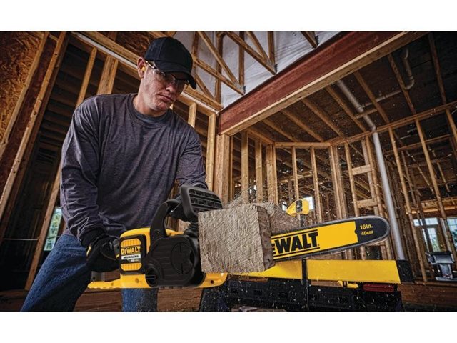 2021 DeWalt Chainsaws DCCS670B at McKinney Outdoor Superstore