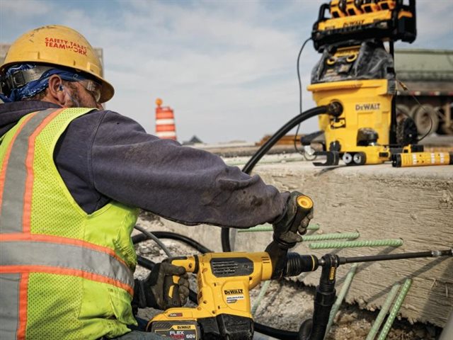 2021 DeWalt Dust Management DWV012 at McKinney Outdoor Superstore