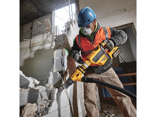 2021 DeWalt Dust Management DCV585B at McKinney Outdoor Superstore