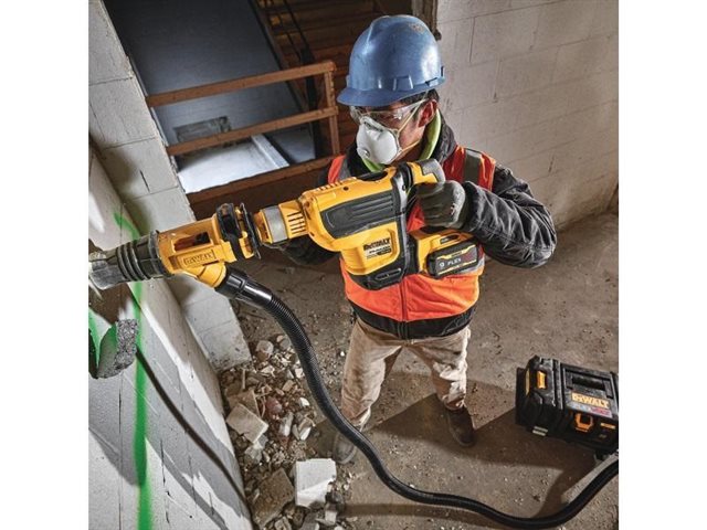 2021 DeWalt Dust Management DCV585B at McKinney Outdoor Superstore