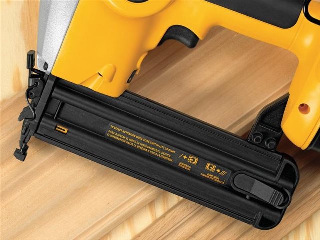 2021 DeWalt Nailers & Staplers DC608K at McKinney Outdoor Superstore