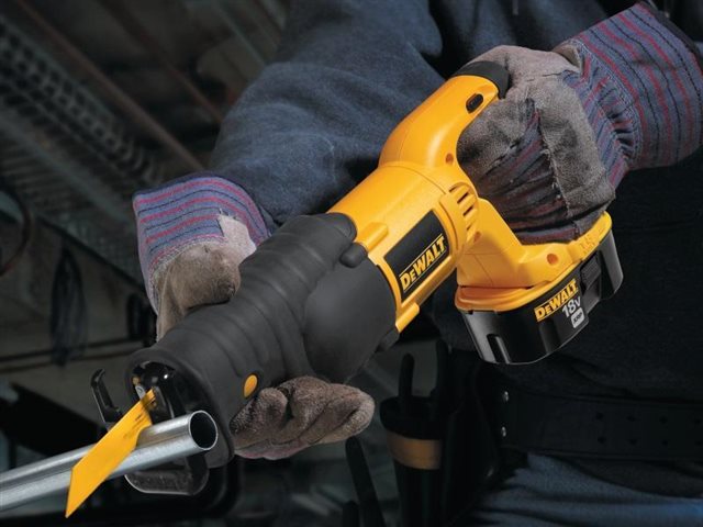 2021 DeWalt Saws DC385B at McKinney Outdoor Superstore