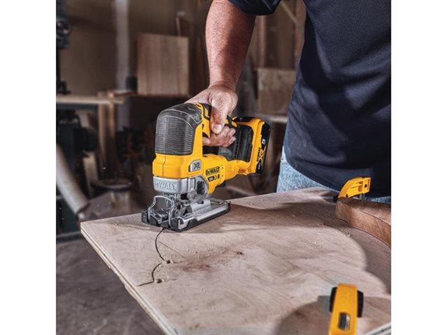 2021 DeWalt Saws DCS334B at McKinney Outdoor Superstore