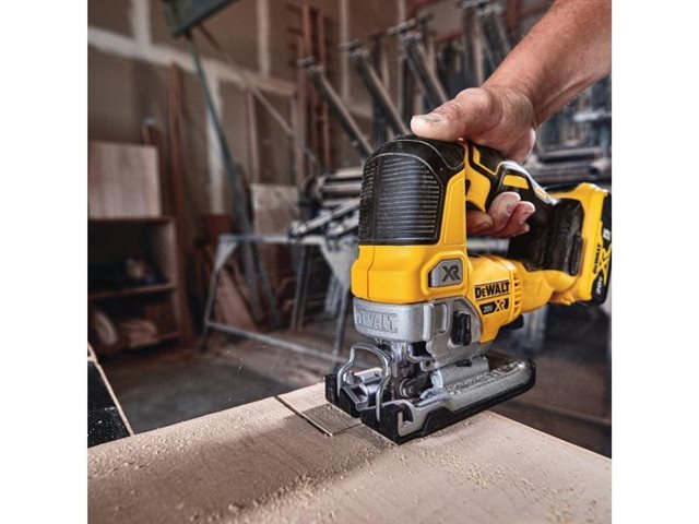 2021 DeWalt Saws DCS334B at McKinney Outdoor Superstore