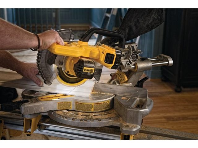 2021 DeWalt Saws DCS361M1 at McKinney Outdoor Superstore