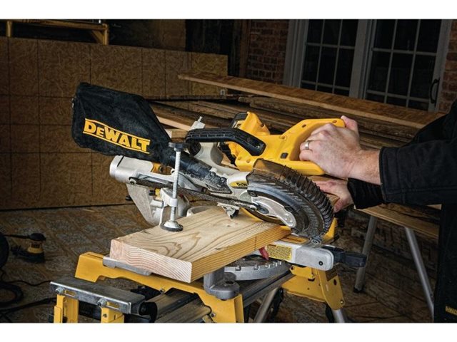 2021 DeWalt Saws DCS361M1 at McKinney Outdoor Superstore