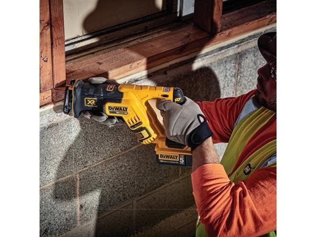 2021 DeWalt Saws DCS367B at McKinney Outdoor Superstore