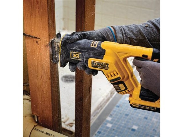 2021 DeWalt Saws DCS367B at McKinney Outdoor Superstore