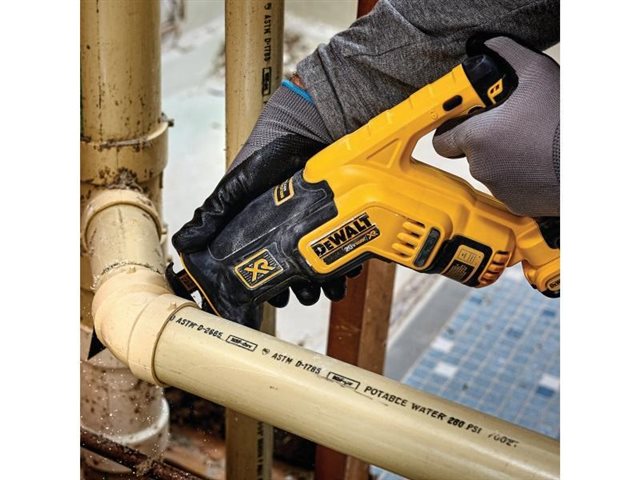 2021 DeWalt Saws DCS367B at McKinney Outdoor Superstore