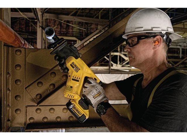 2021 DeWalt Saws DCS387B at McKinney Outdoor Superstore