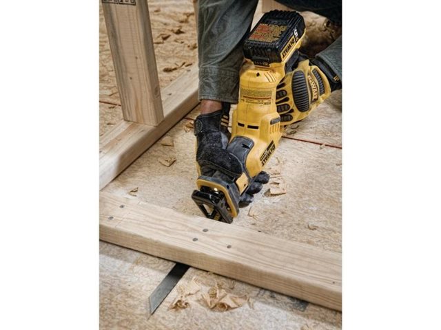 2021 DeWalt Saws DCS387B at McKinney Outdoor Superstore