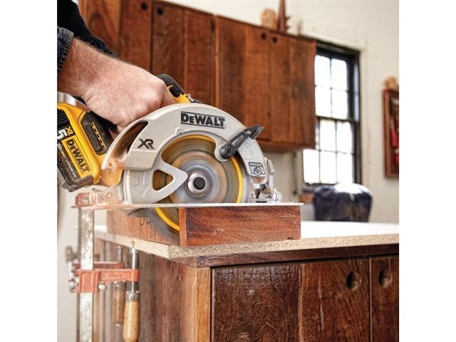 2021 DeWalt Saws DCS570B at McKinney Outdoor Superstore