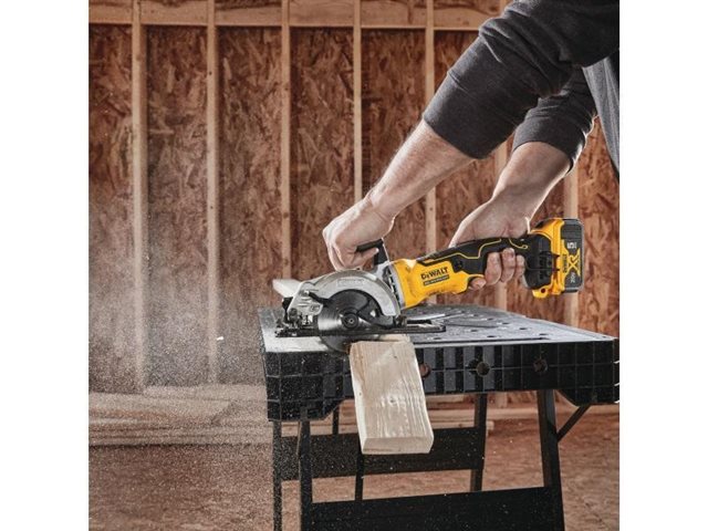 2021 DeWalt Saws DCS571B at McKinney Outdoor Superstore