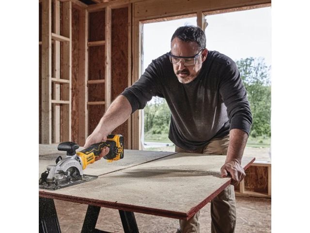 2021 DeWalt Saws DCS571B at McKinney Outdoor Superstore