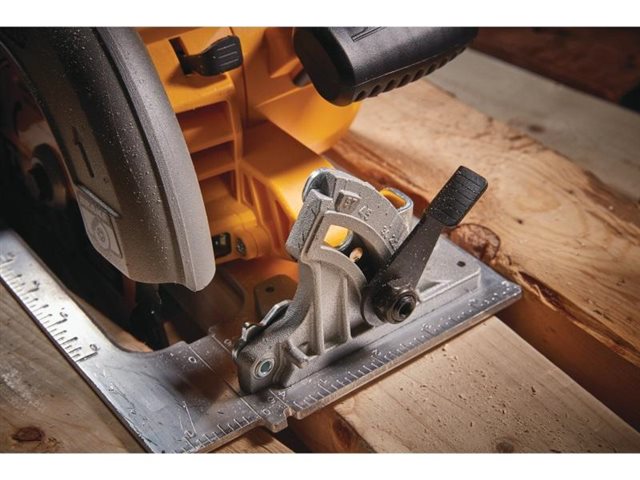 2021 DeWalt Saws DCS573B at McKinney Outdoor Superstore