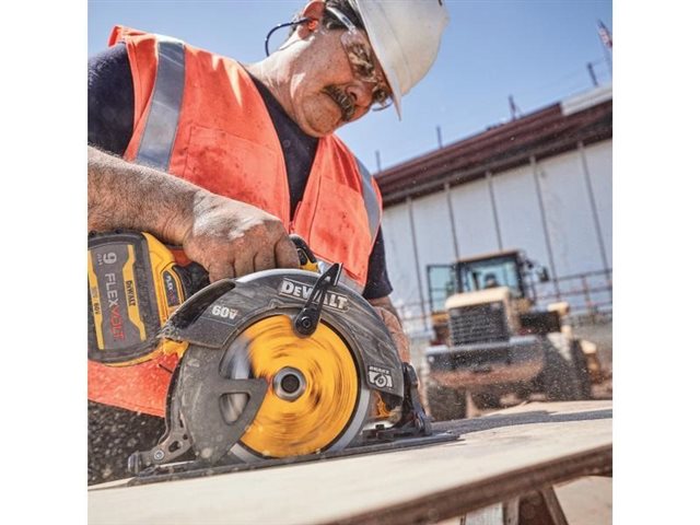 2021 DeWalt Saws DCS578B at McKinney Outdoor Superstore