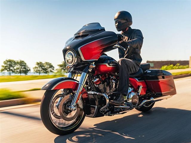 2021 Harley-Davidson CVO' Street Glide® CVO Street Glide® at Vandervest Harley-Davidson, Green Bay, WI 54303