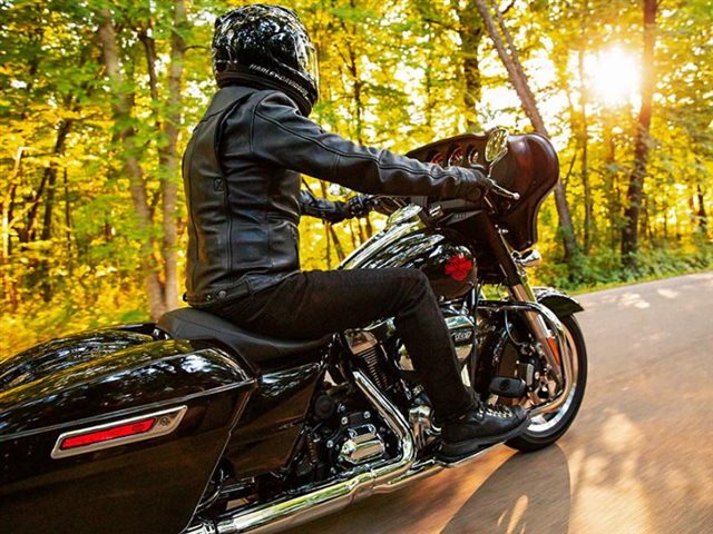 2021 Harley-Davidson Electra Glide® Standard at Vandervest Harley-Davidson, Green Bay, WI 54303
