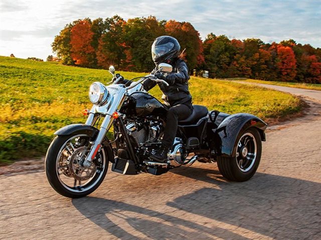 2021 Harley-Davidson Freewheeler® at Vandervest Harley-Davidson, Green Bay, WI 54303