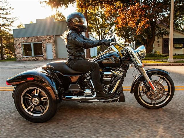 2021 Harley-Davidson Freewheeler® at Vandervest Harley-Davidson, Green Bay, WI 54303