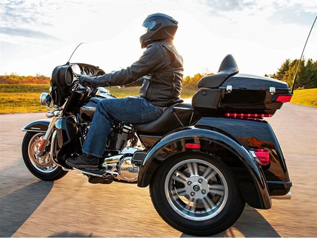 2021 Harley-Davidson Tri Glide® Ultra at Worth Harley-Davidson