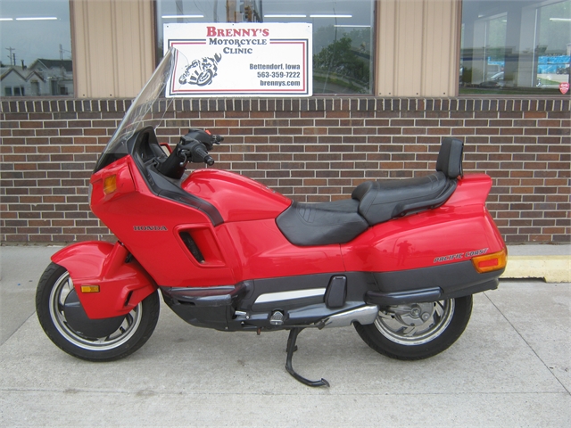 1996 Honda Pacific Coast PC800 | Brenny's Motorcycle Clinic