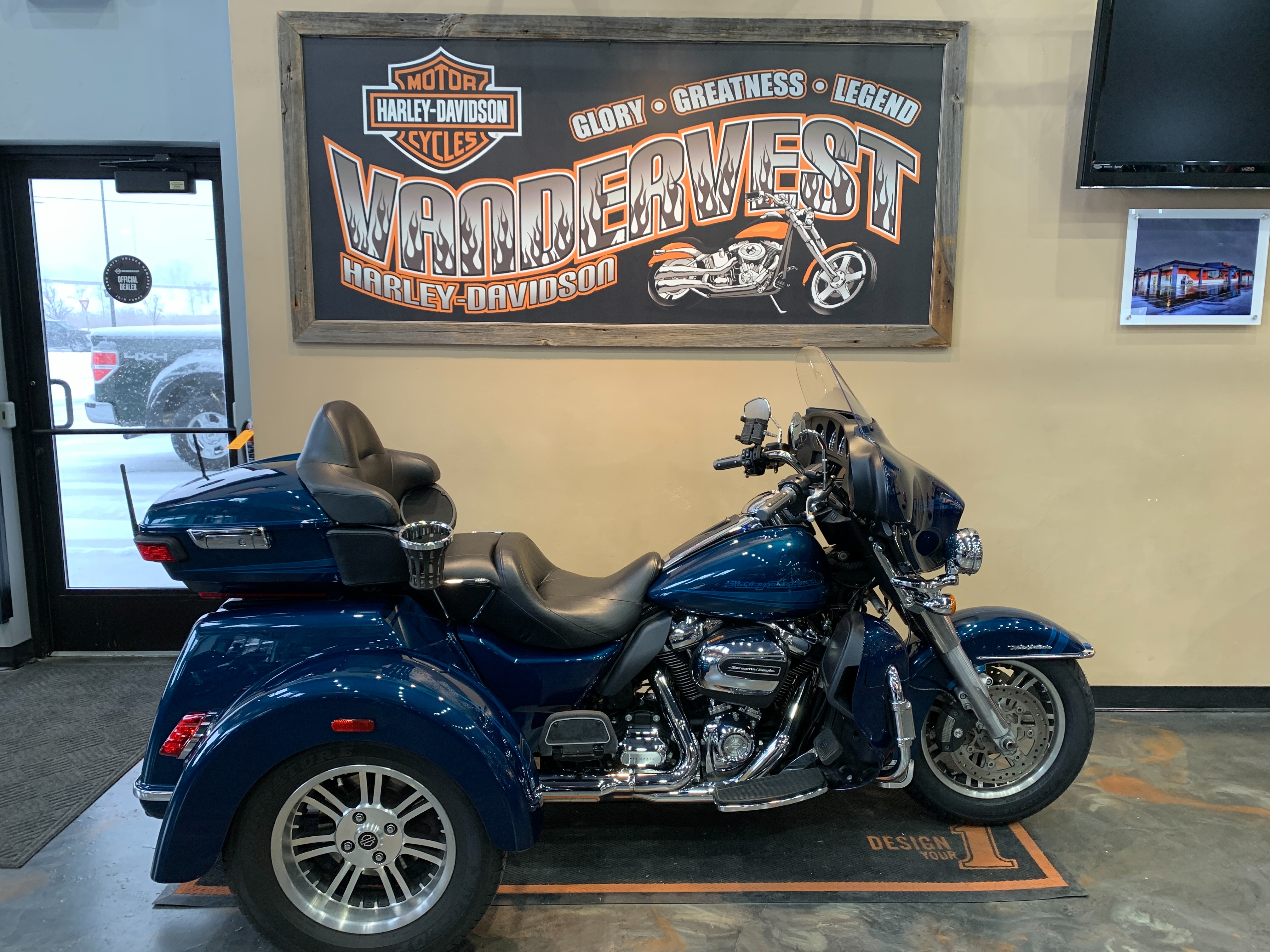 2020 Harley-Davidson Trike Tri Glide Ultra at Vandervest Harley-Davidson, Green Bay, WI 54303