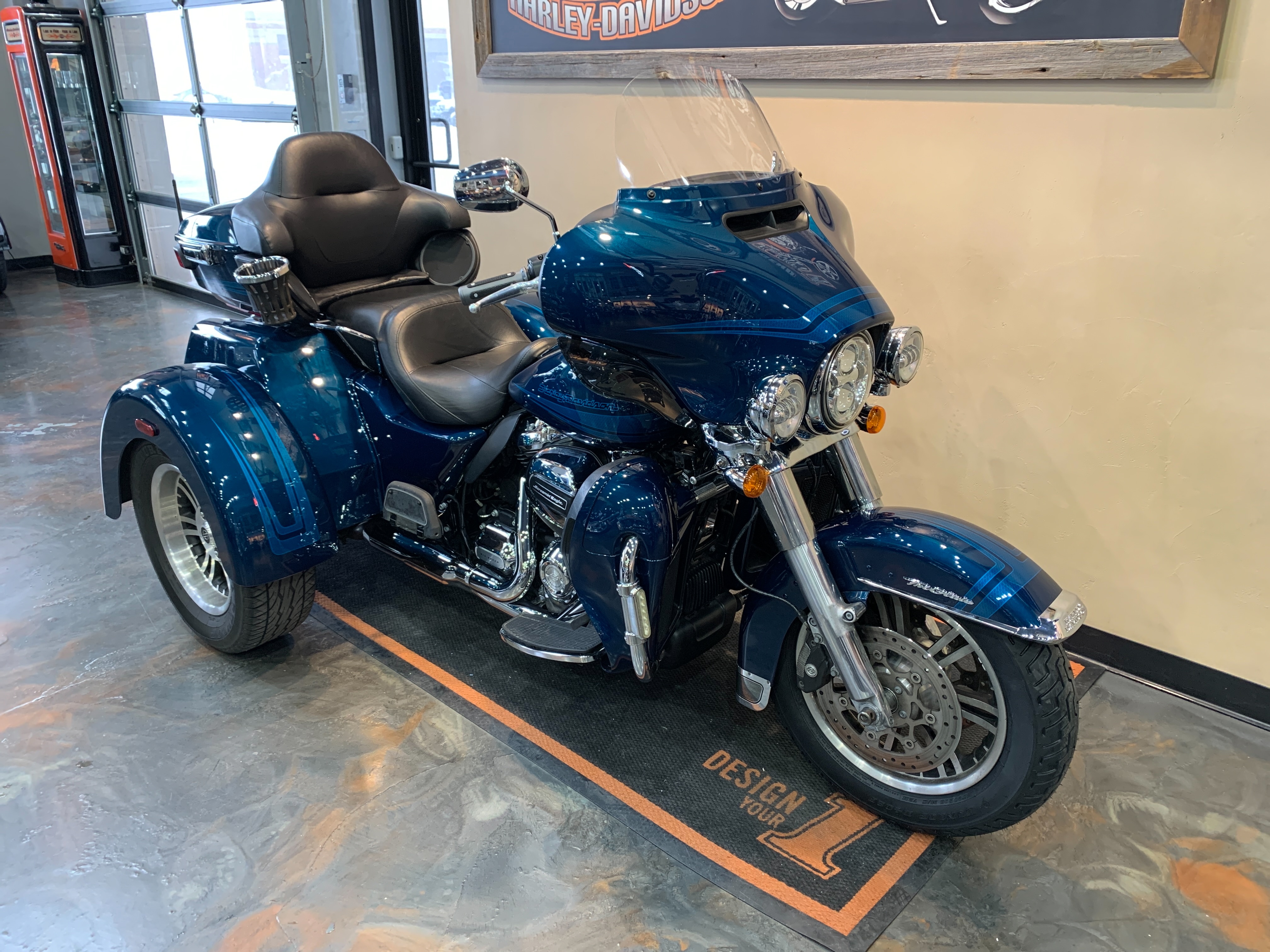 2020 Harley-Davidson Trike Tri Glide Ultra at Vandervest Harley-Davidson, Green Bay, WI 54303