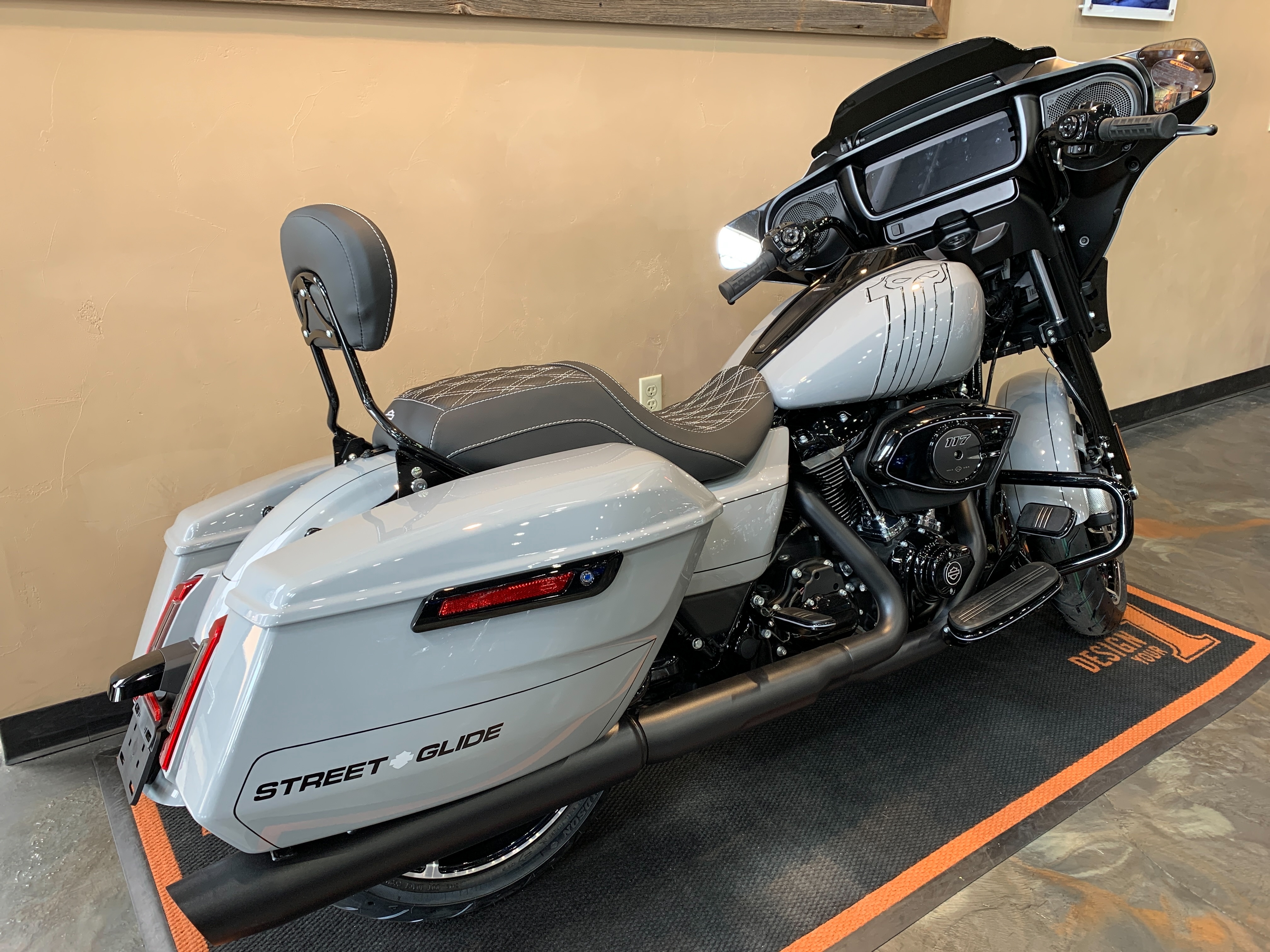 2024 Harley-Davidson Street Glide Base at Vandervest Harley-Davidson, Green Bay, WI 54303