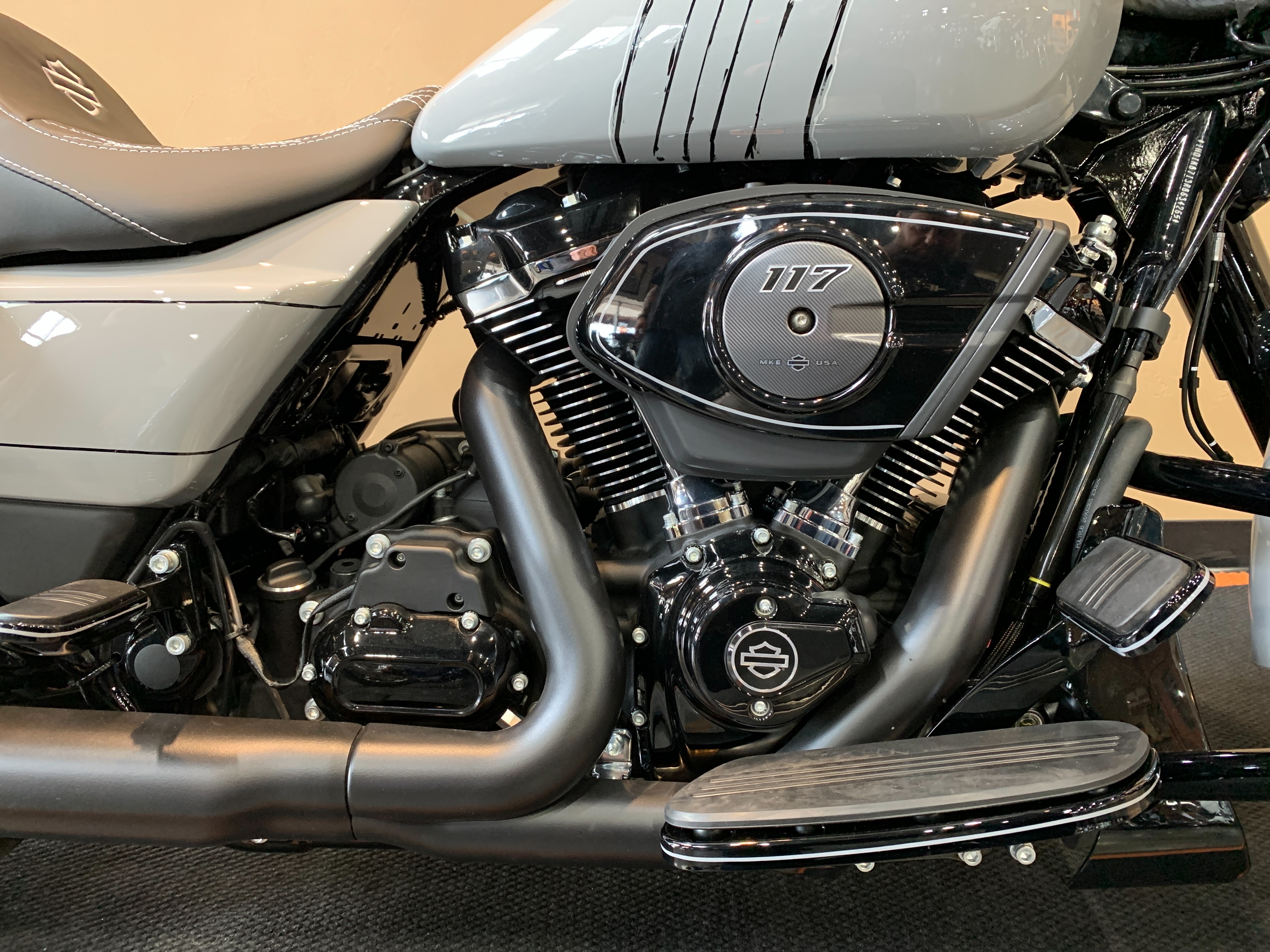 2024 Harley-Davidson Street Glide Base at Vandervest Harley-Davidson, Green Bay, WI 54303