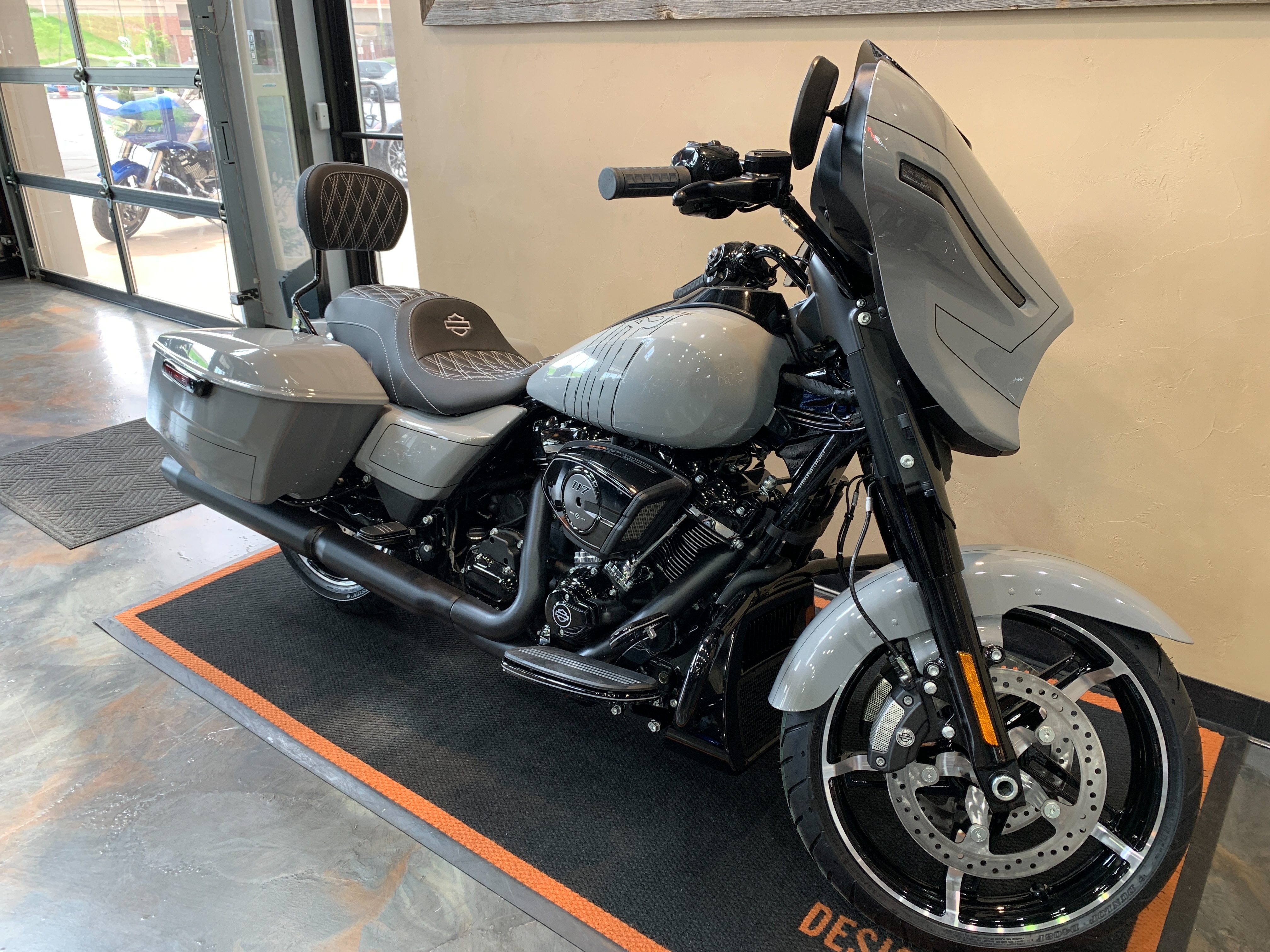 2024 Harley-Davidson Street Glide Base at Vandervest Harley-Davidson, Green Bay, WI 54303