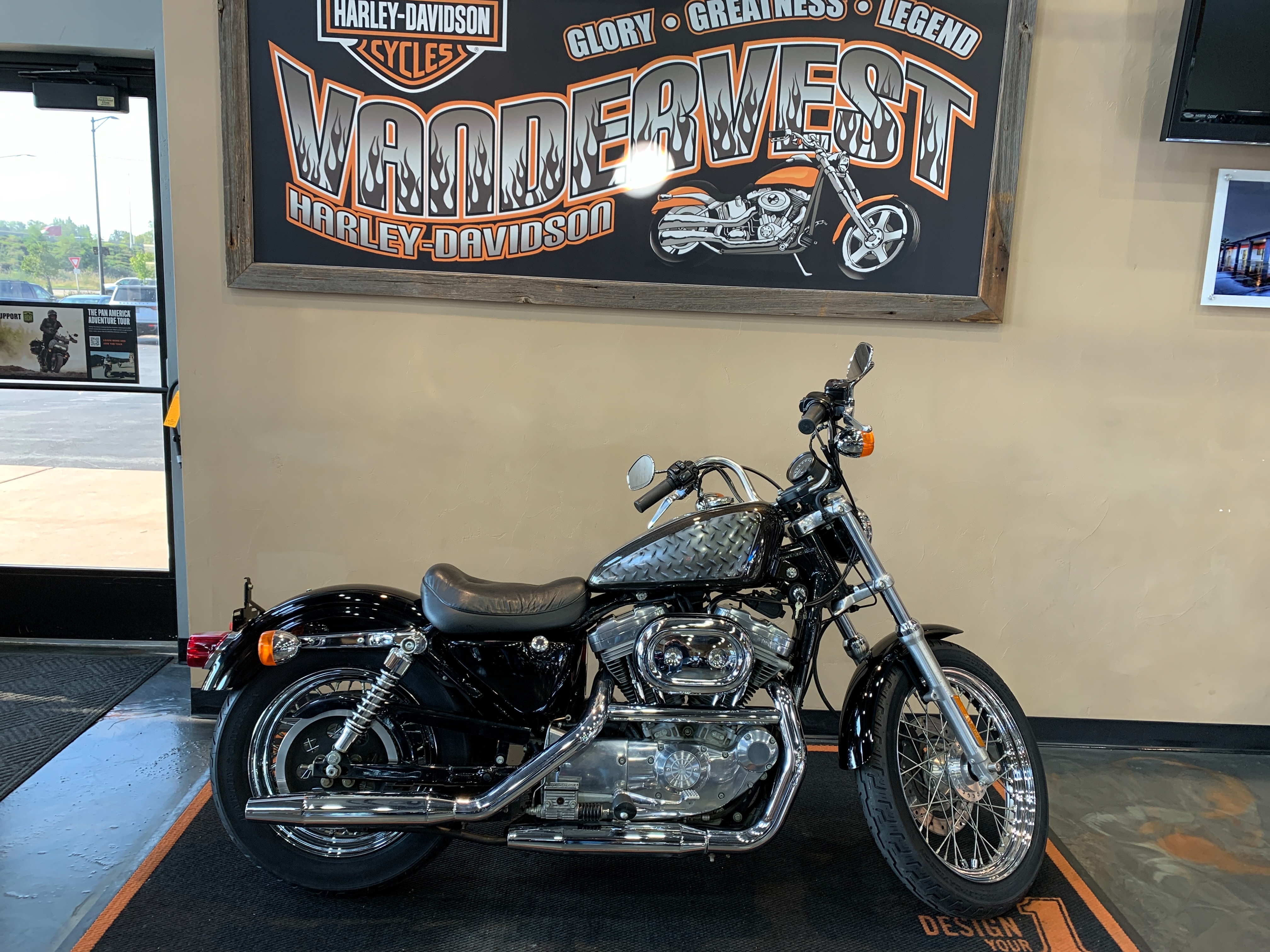 2001 Harley-Davidson XL883HUG at Vandervest Harley-Davidson, Green Bay, WI 54303