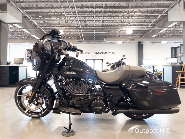 2024 HARLEY DAVIDSON FLHX at Outpost Harley-Davidson