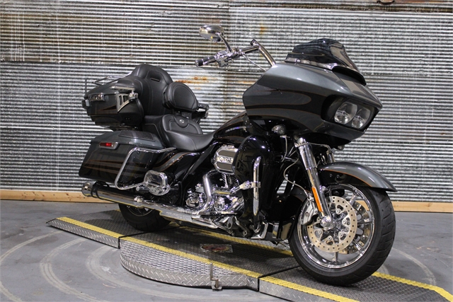 2016 Harley-Davidson Road Glide CVO Ultra at Texarkana Harley-Davidson